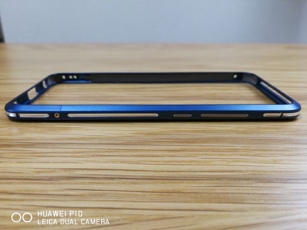 Huawei P10 金属フレームケースのバンパーブルーの右側