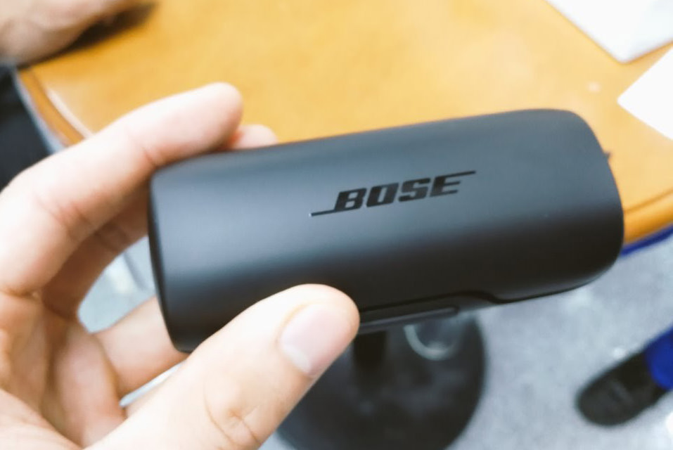 bose初の完全ワイヤレスイヤホンBose SoundSport Free wireless headphones